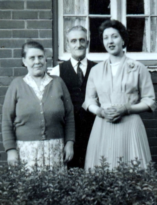 Ernest Dewey with wife Glenfinella, and daughter Doreen. Photo: Karen Hill Ernest Dewey with wife Glenfinella, and daughter Doreen. Photo: Karen Hill