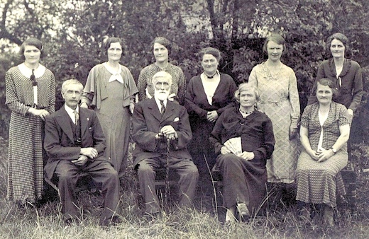 Henry James Dewsbury (seated, second from left) with wife Mahala (seated, third from left), surrounded by their surving children at his 50th wedding anniversary in September 1925. Photo: John Kent/Julie Claydon.